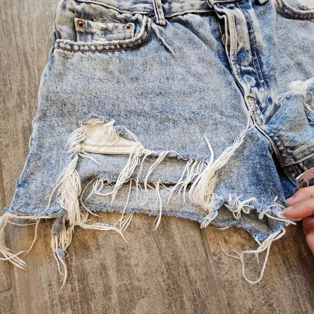 GRLFRND Helena High-Rise Distressed‎ Cut-Off Denim Shorts Women’s 25 Light Wash